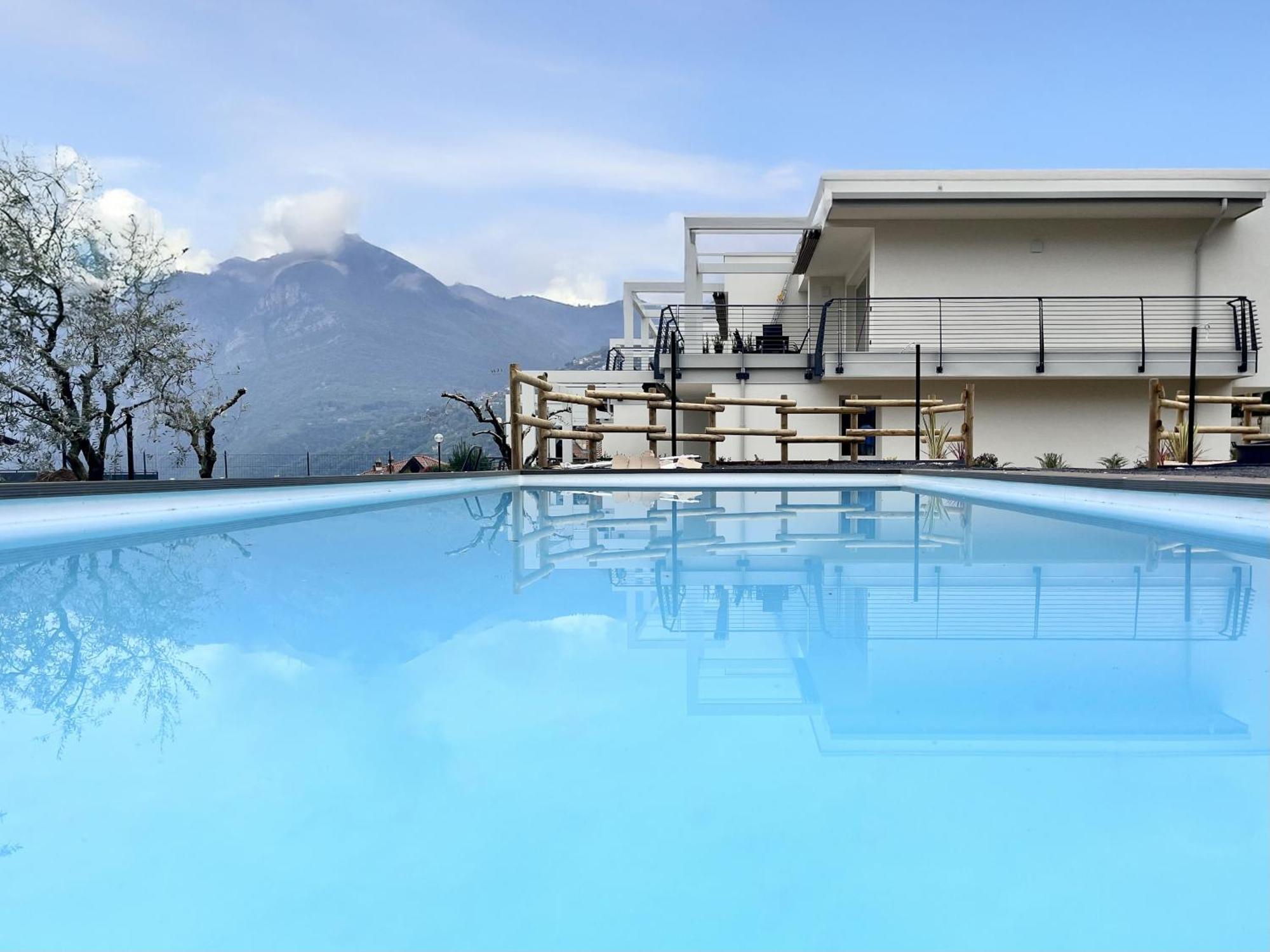 Costa Blu - Terrace Overlooking The Lake & Pool 리바디솔토 외부 사진
