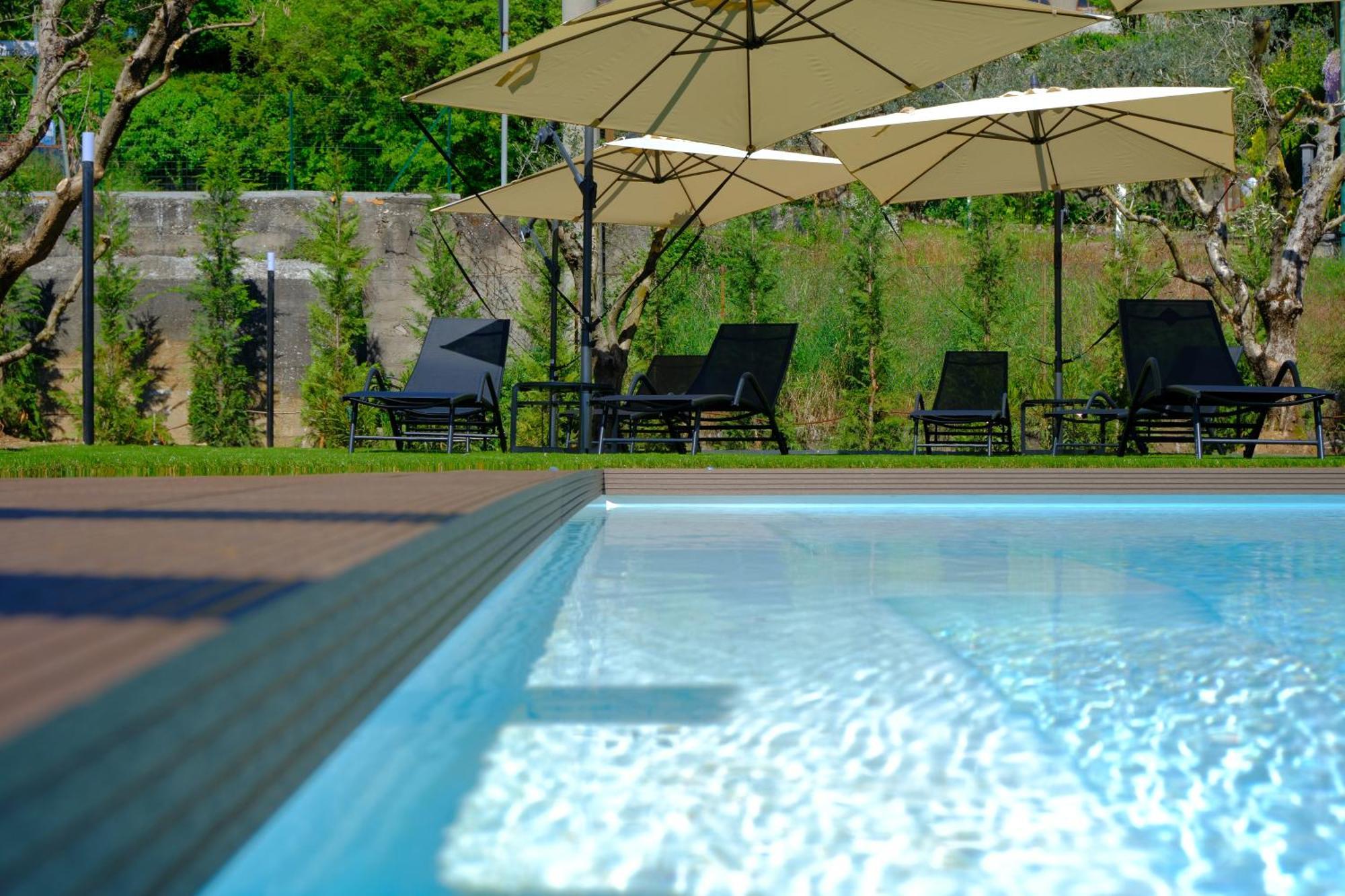 Costa Blu - Terrace Overlooking The Lake & Pool 리바디솔토 외부 사진