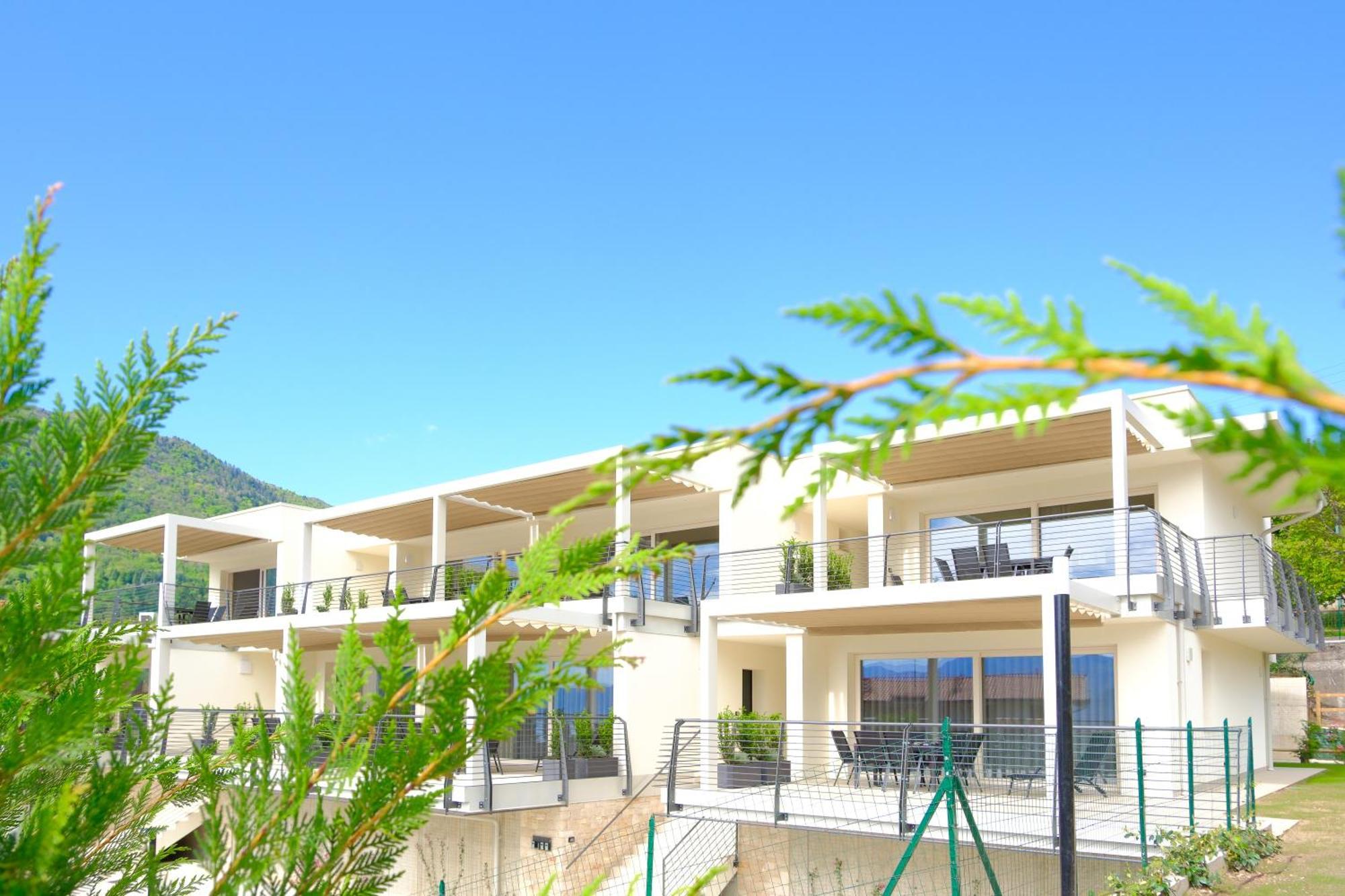 Costa Blu - Terrace Overlooking The Lake & Pool 리바디솔토 외부 사진